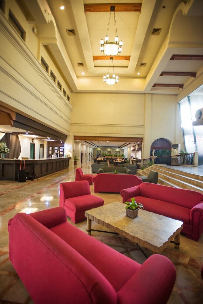 Hotel Luxur Place