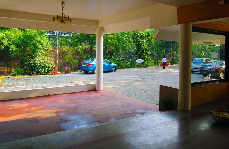 Hotel Mamalla Beach Resort