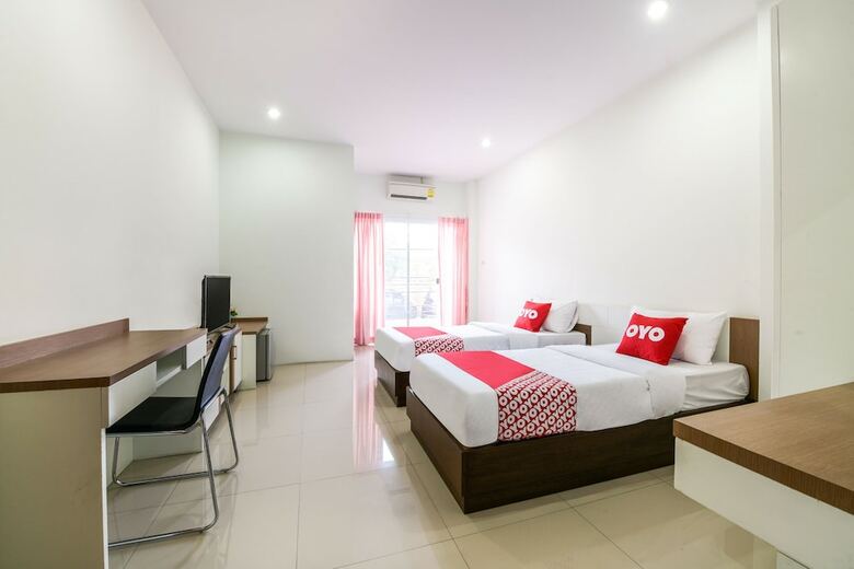 Hotel Oyo 452 Purada Mansion