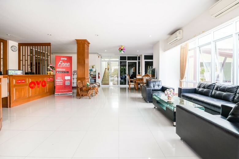 Hotel Oyo 452 Purada Mansion