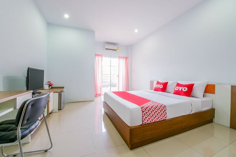 Hotel Oyo 452 Purada Mansion