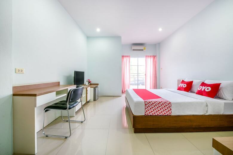Hotel Oyo 452 Purada Mansion
