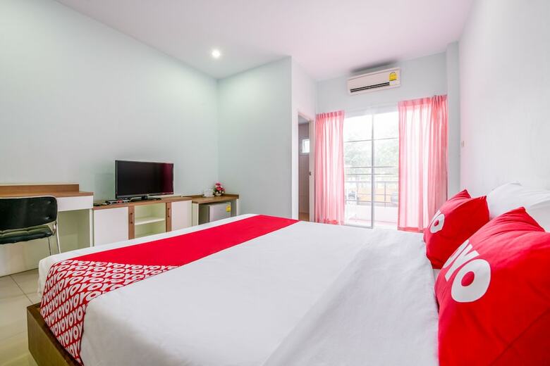 Hotel Oyo 452 Purada Mansion