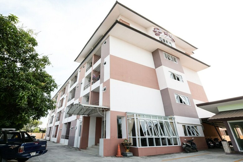 Hotel Oyo 452 Purada Mansion