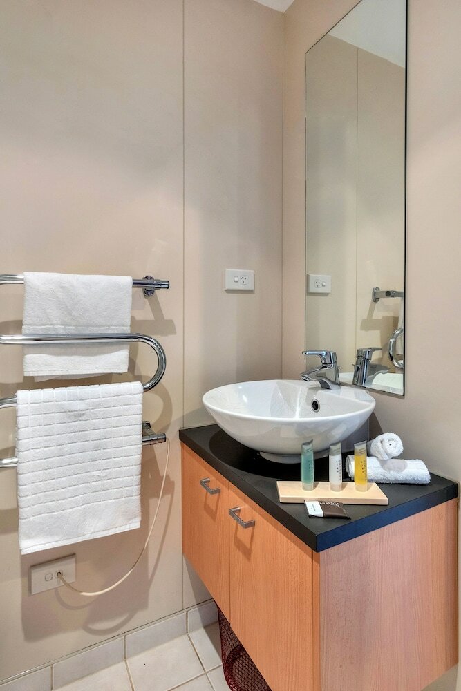 Cute And Central 15th Floor City Apartment