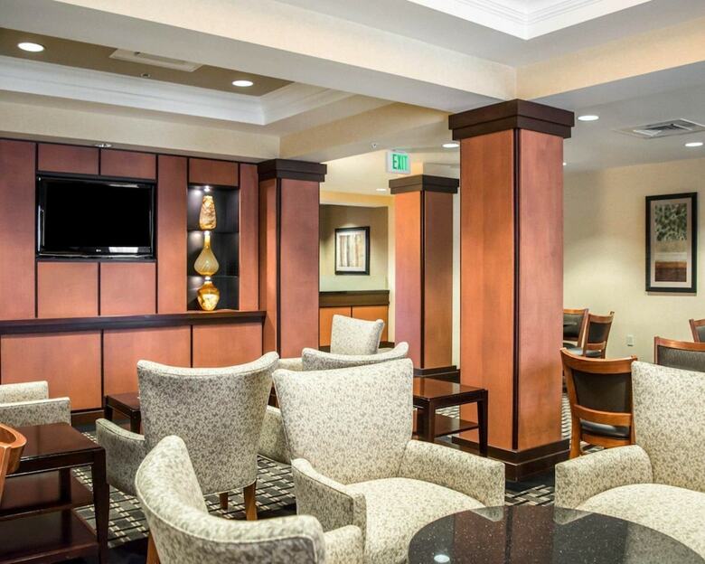 Hotel Comfort Suites Vero Beach I-95