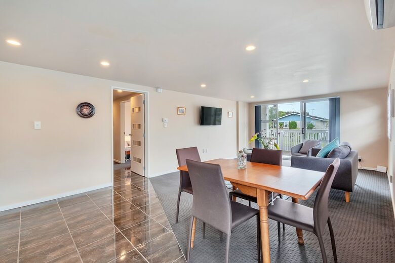 Sunny Three Bedroom Pakuranga Delight