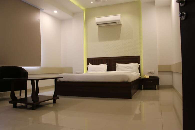 Hotel R R Grand