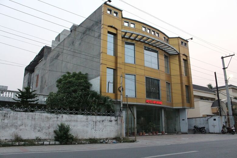 Hotel R R Grand