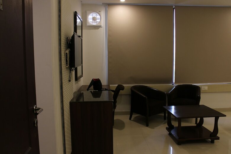 Hotel R R Grand