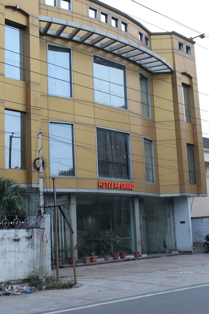 Hotel R R Grand