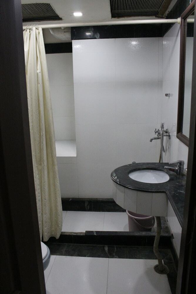Hotel R R Grand