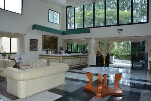 Rovi Plaza Hotel