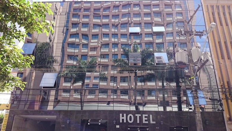 Center Plaza Hotel