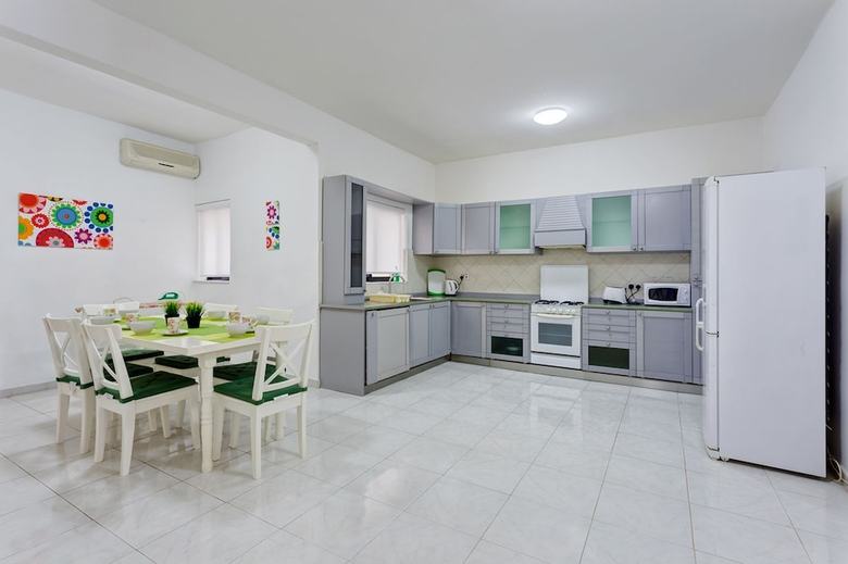 Seafront Apartment In Sliema Wt Breathtaking Views