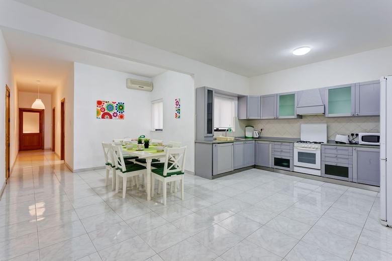 Seafront Apartment In Sliema Wt Breathtaking Views