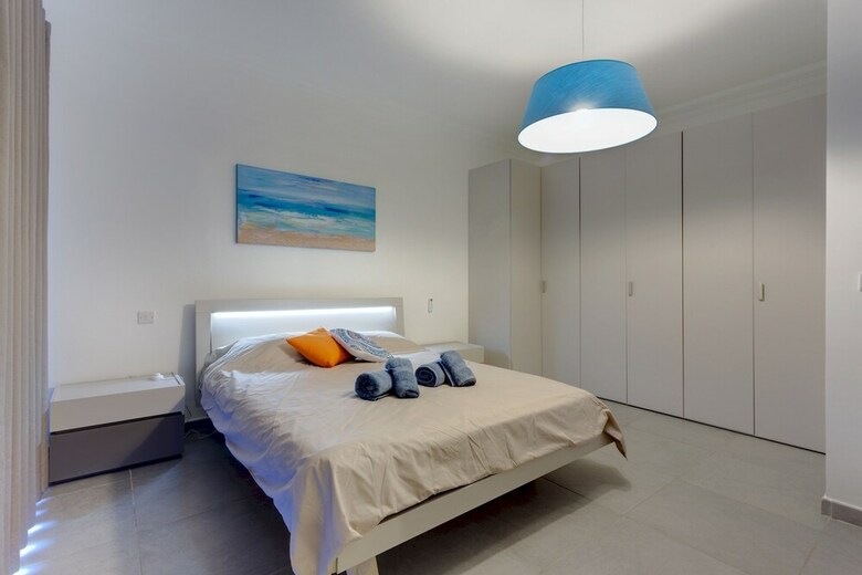 Apartamentos Stunning Seafront Lux Apt, Fort Cambridge Wt Pool