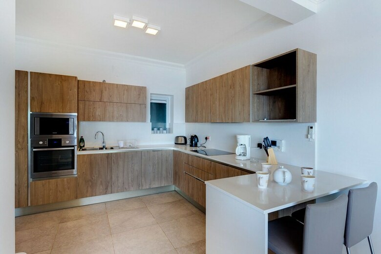 Apartamentos Stunning Seafront Lux Apt, Fort Cambridge Wt Pool