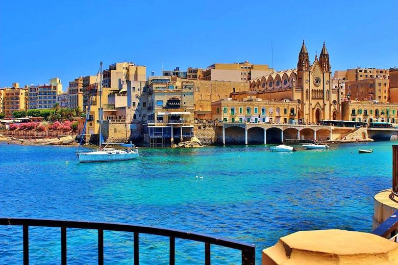 Charming Seafront Apartment, Perfect For Families