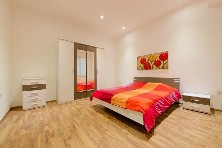 Charming Seafront Apartment, Perfect For Families