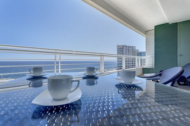 Apartamentos Seafront Lux Fort Cambridge Wt Pool