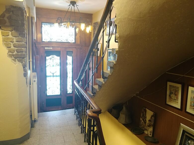 Hostal Antique Hostel & Guesthouse