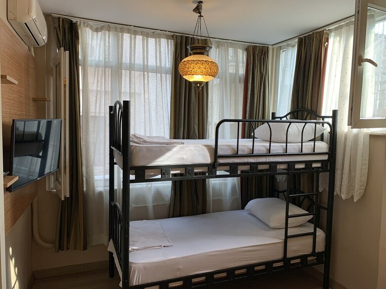 Hostal Antique Hostel & Guesthouse