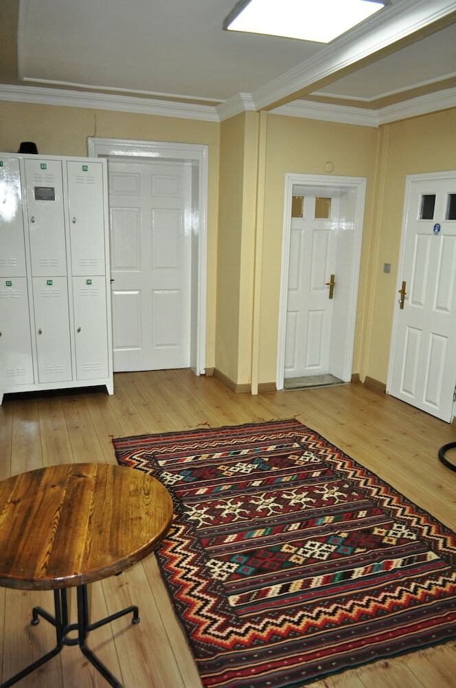 Hostal Antique Hostel & Guesthouse