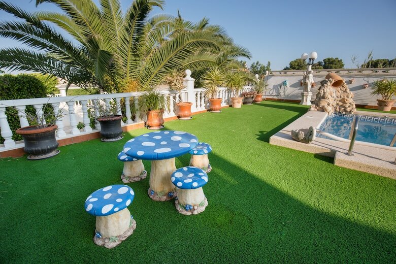 Villa Fidalsa White House Premium
