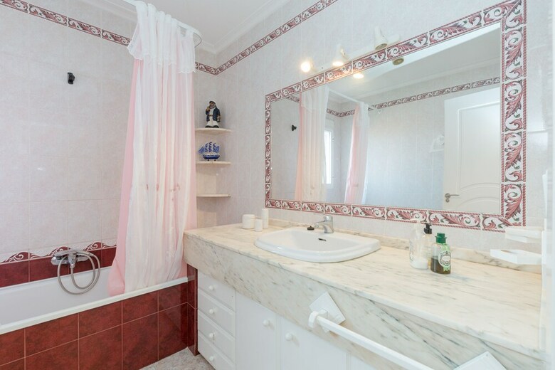 Villa Fidalsa White House Premium
