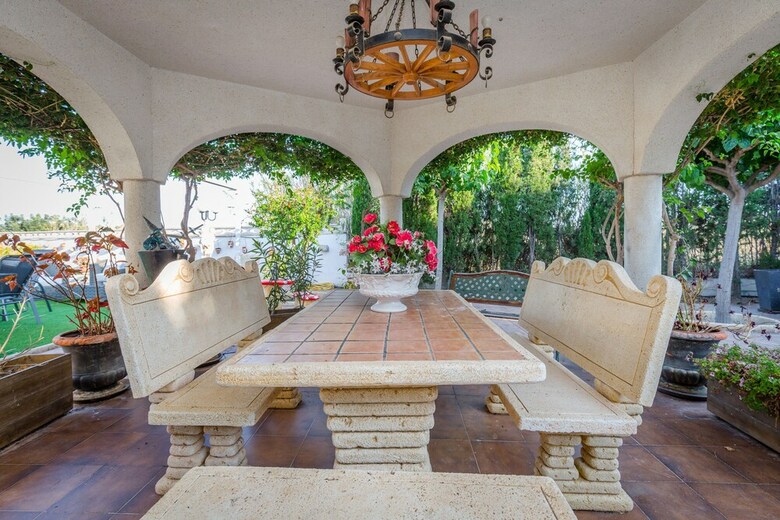 Villa Fidalsa White House Premium