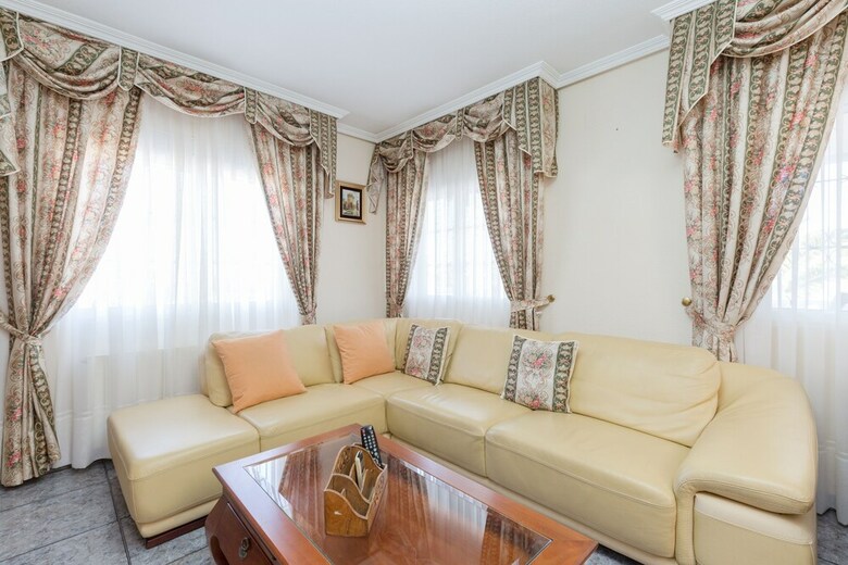 Villa Fidalsa White House Premium
