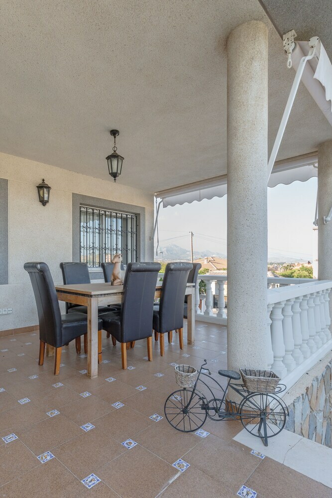 Villa Fidalsa White House Premium