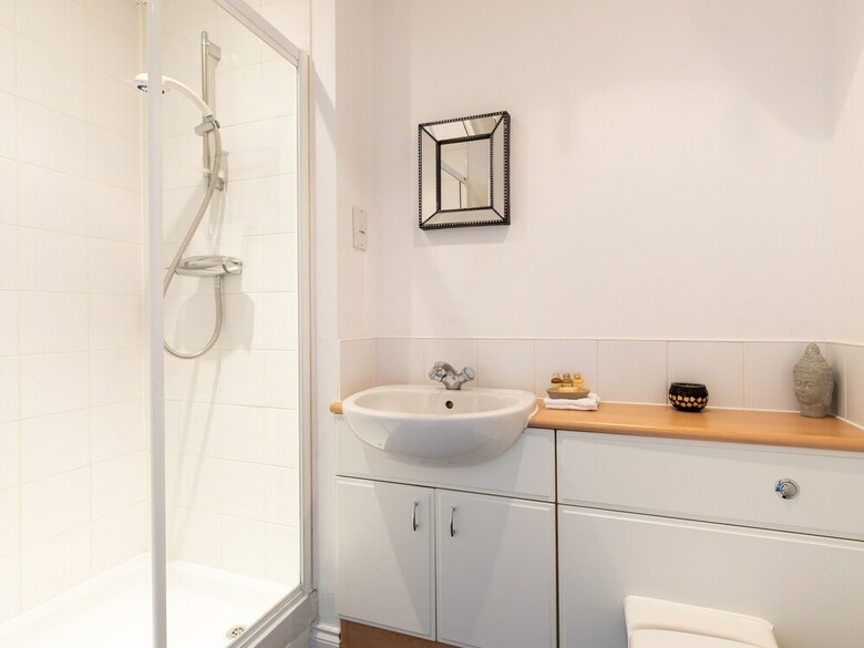 2 Bedroom Apartment Edinburgh Gate Harlow