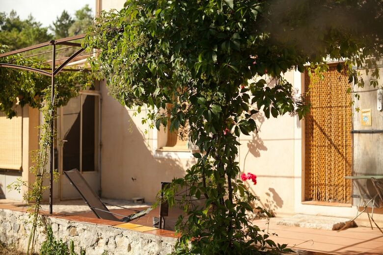 Hotel Chambres D'h�tes Les Oliviers