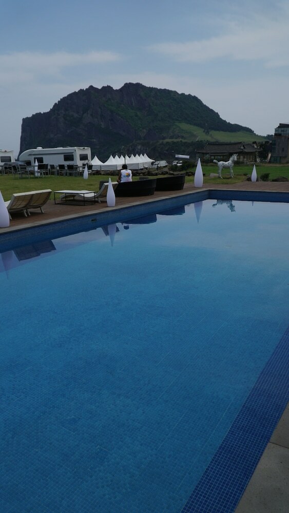 The Cloud Pool&spa