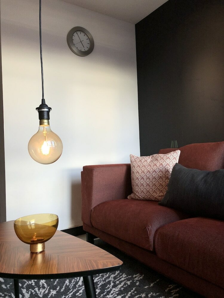 Hotel Henry's Apartment- Executive 717
