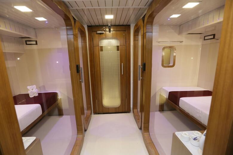 Qubestay Airport Capsule Hotel & Hostel