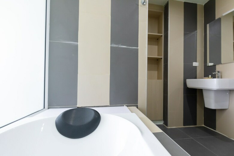 Hotel Jj Airport Phuket Condotel By O