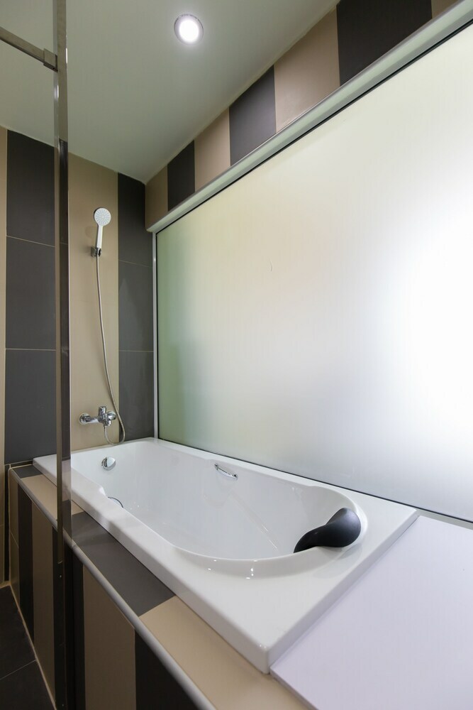 Hotel Jj Airport Phuket Condotel By O