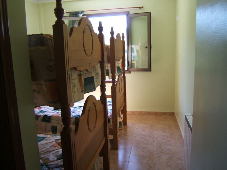 Hostal Albergue La Font Lluny