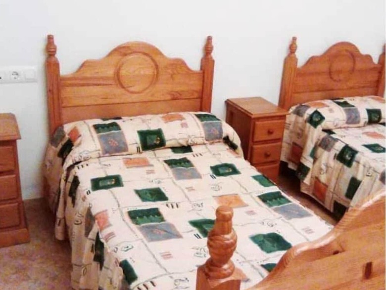 Hostal Albergue La Font Lluny