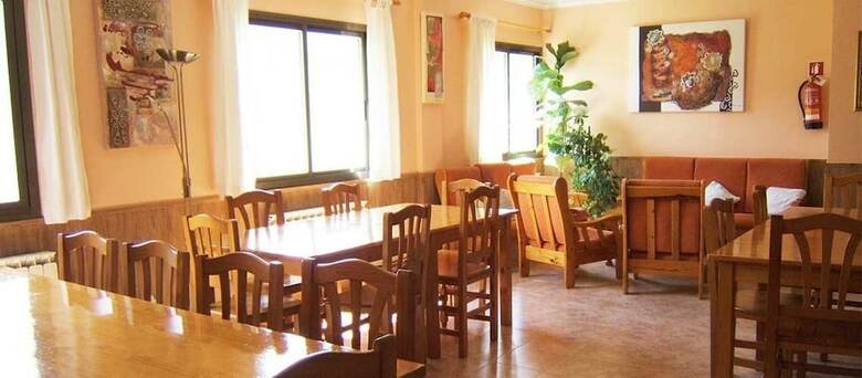 Hostal Albergue La Font Lluny
