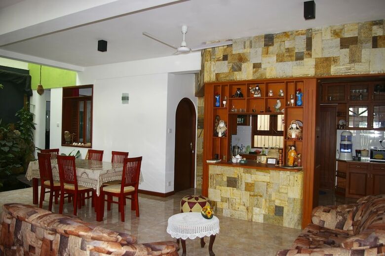 Hotel Comfystay Home Stay