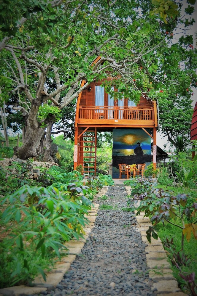 Bed & Breakfast Kubu Sental