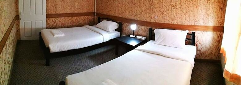 Hostal T Y Guest House