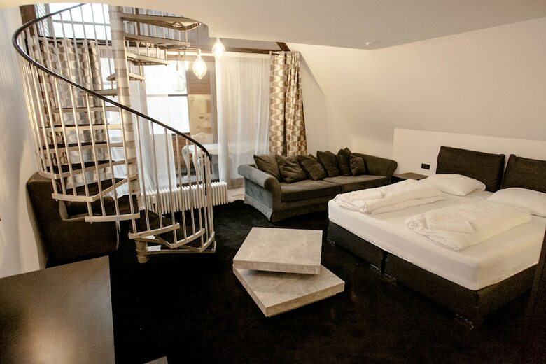 Hostal Huxx City