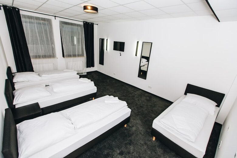 Hostal Huxx City