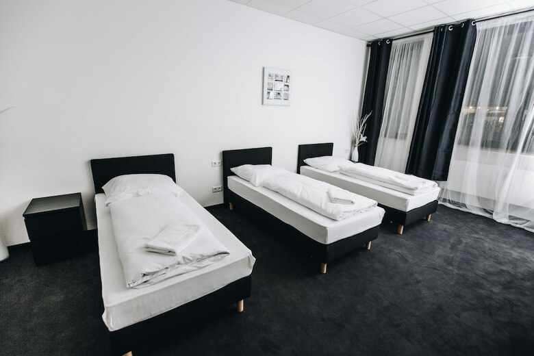 Hostal Huxx City