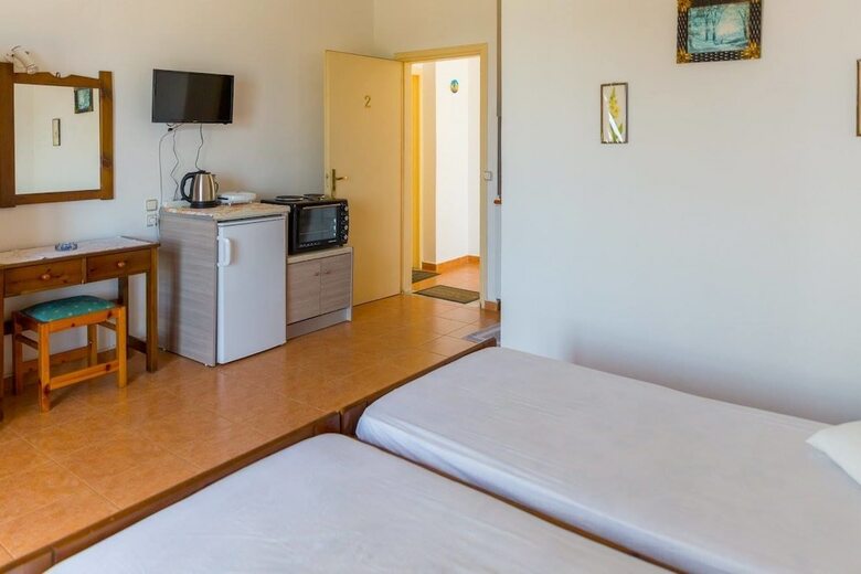 George Apartments Stegna
